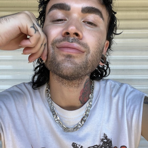 Meet your Posher, Ryan - Picture 1 of 1